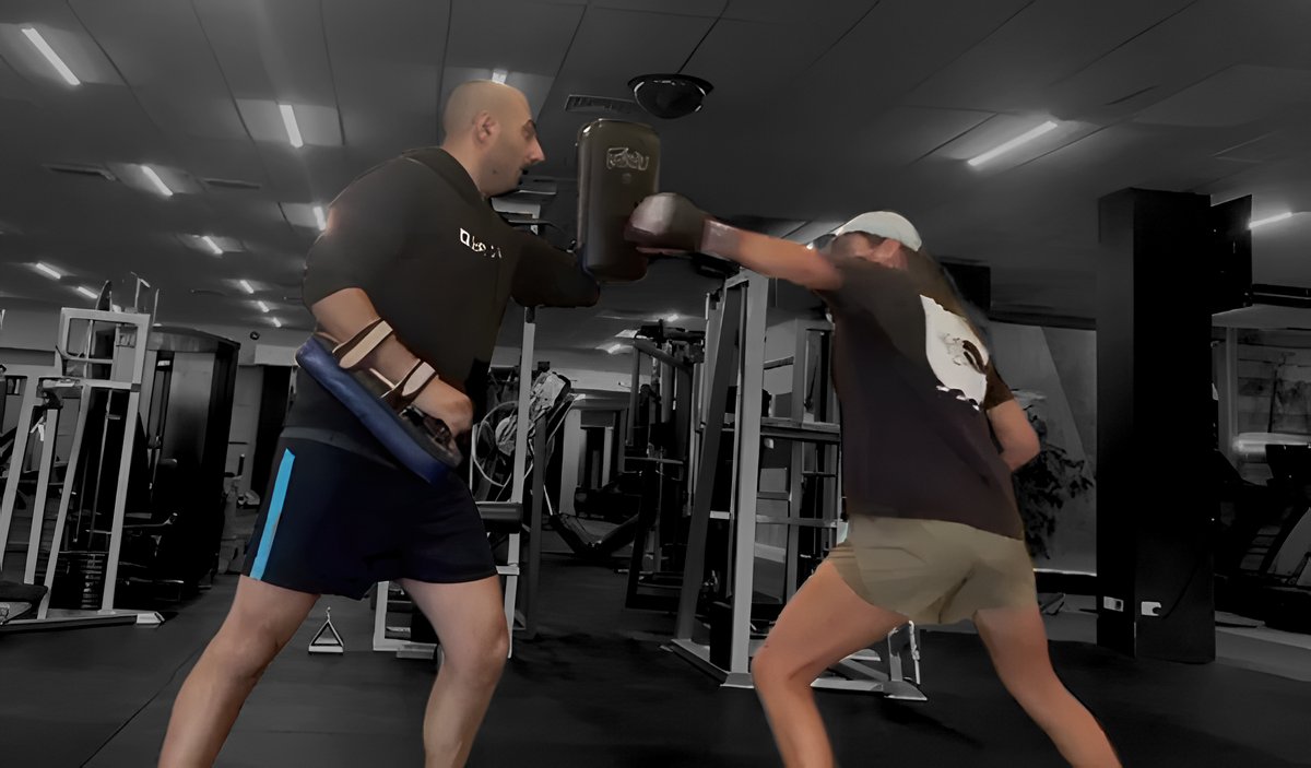 Hook punch on pads